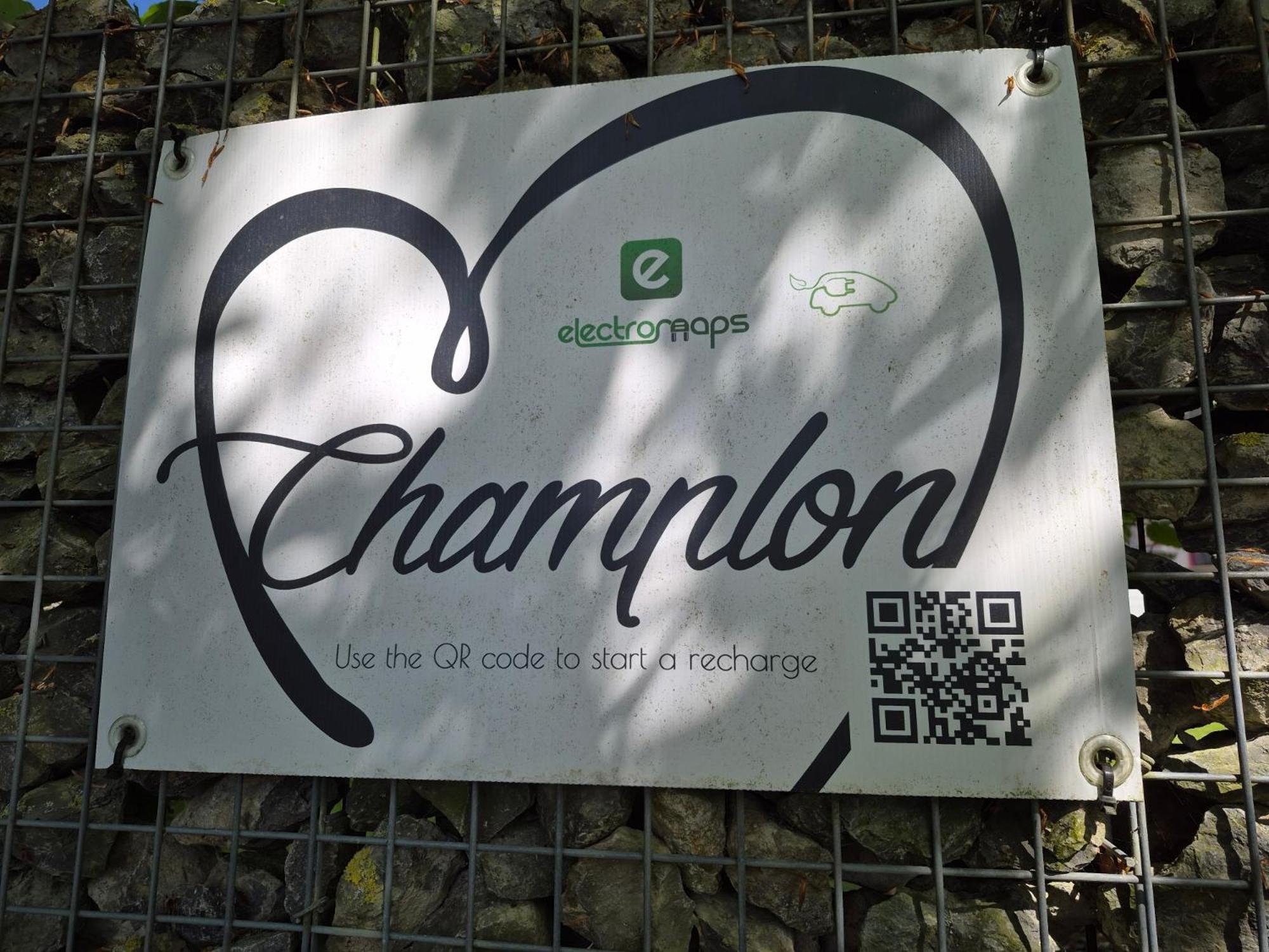 Gite Au Coeur De Champlon Екстериор снимка